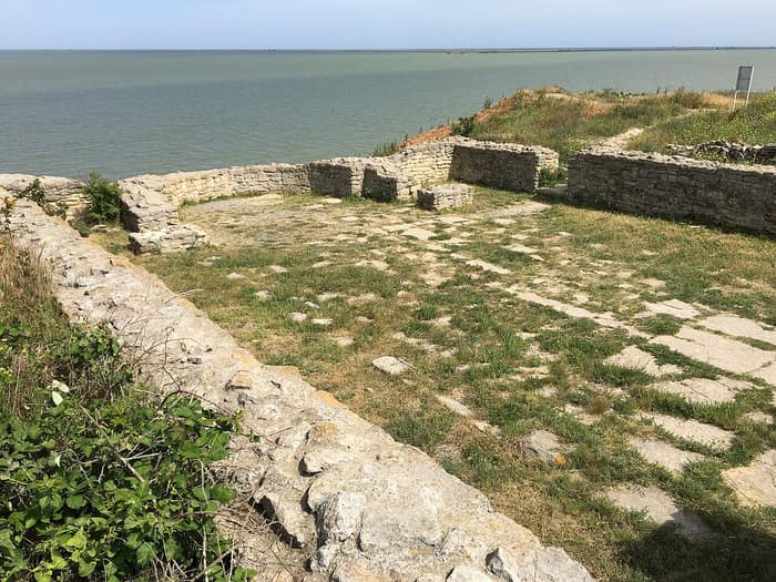 Ruinele unei basilici paleocreștine de la Argamum, prima imagine