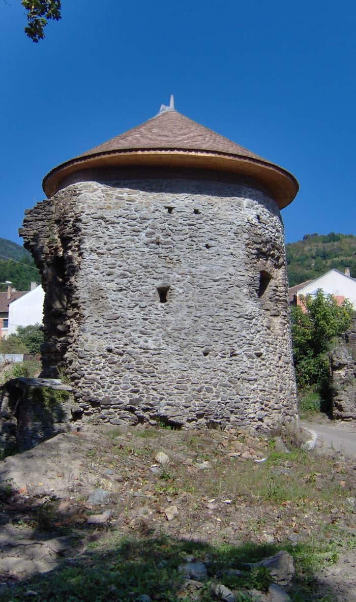 Turmruinen der Báthory-Burg in Șimleu Silvaniei