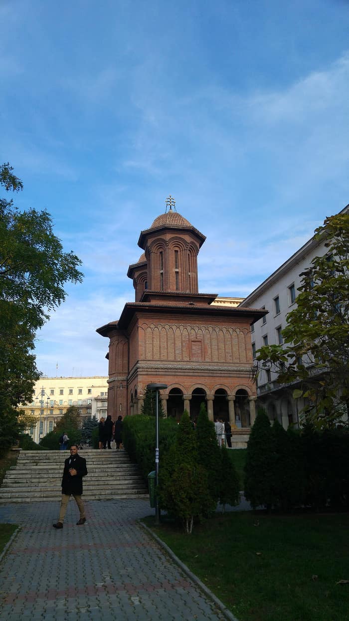 La chiesa della Dormizione (Crețulescu), vista frontale