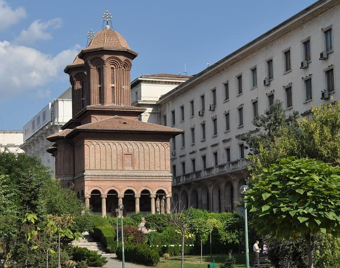 La chiesa della Dormizione (Crețulescu), vista laterale