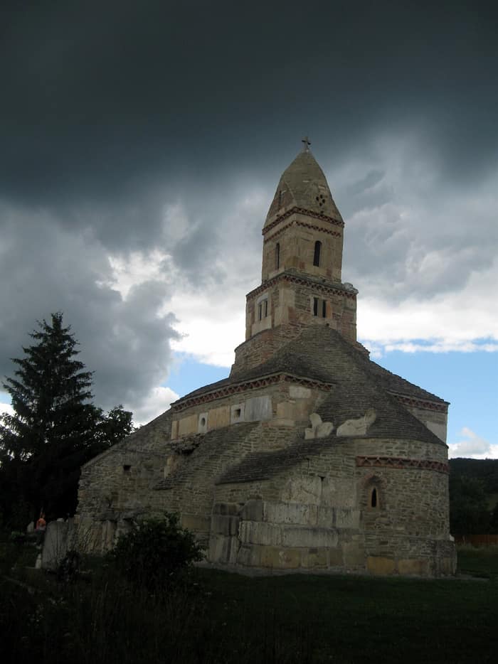 La chiesa di Densuș nel distretto di Hunedoara