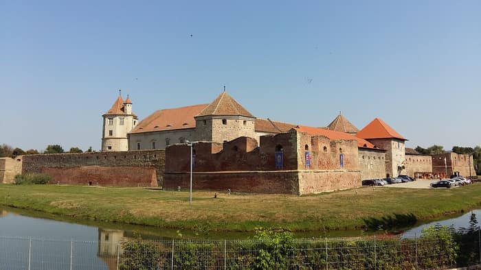 Cetatea Făgărașului văzută dintr-o parte