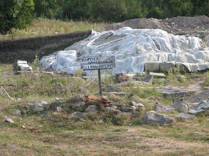 Die archäologische Stätte der Colonia Dacica Sarmizegetusa während der Grabungen