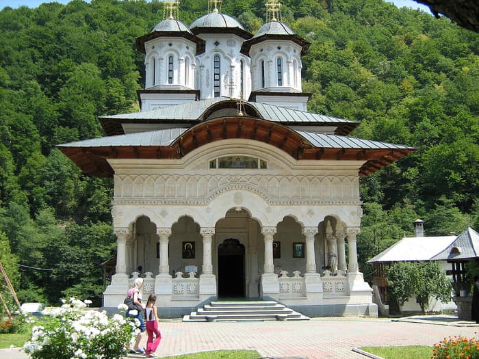 Fassade des Klosters Lainici
