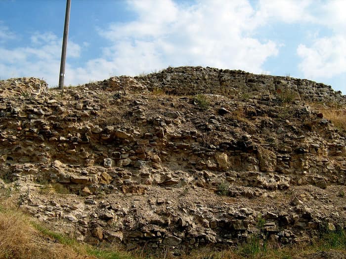 Vestiges de Noviodunum, forteresse romaine sur le Danube