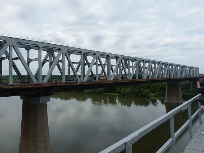Il ponte ferroviario e stradale di Cernavodă sul Danubio