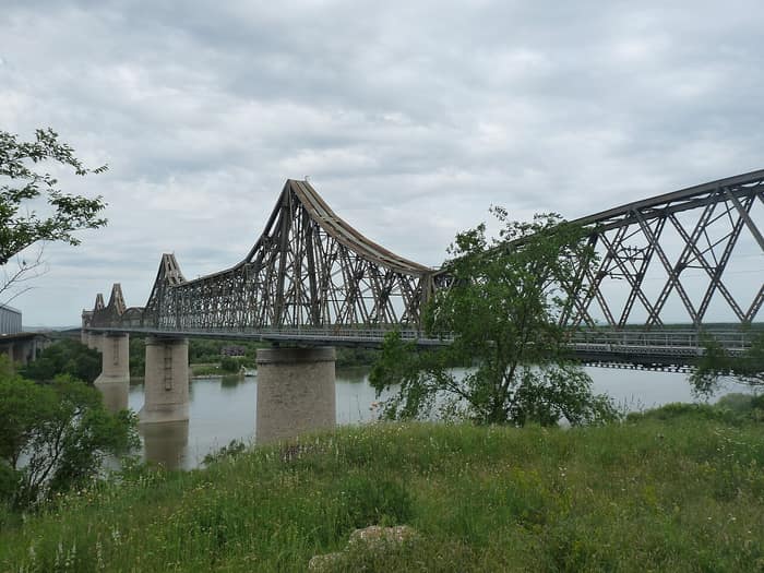 Il ponte ferroviario Anghel Saligny sul Danubio a Cernavodă